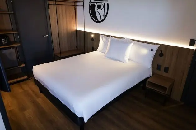 Tek Büyük Yataklı Oda, 1 Çift Kişilik Yatak