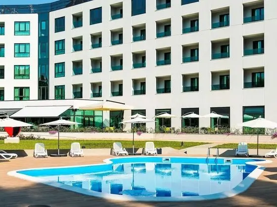 Deluxe Oda (Park and Pool View)
