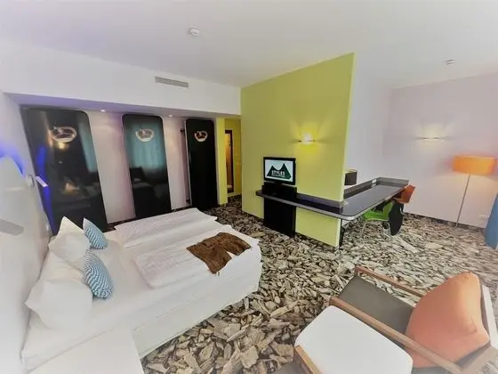 Deluxe Tek Büyük Yataklı Oda