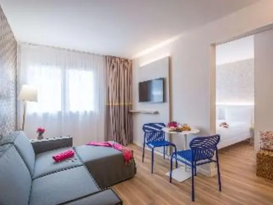 SUITE