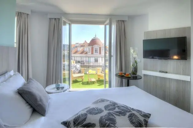 Oda, 1 Çift Kişilik Yatak ve Çekyat, Teras, Şehir Manzaralı