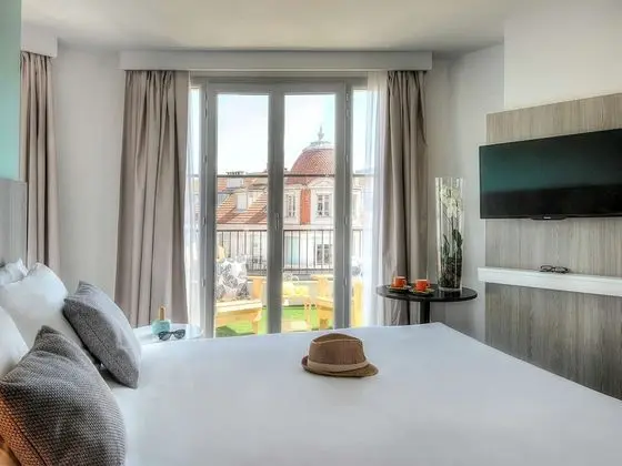 Oda, 1 Çift Kişilik Yatak ve Çekyat, Teras, Şehir Manzaralı