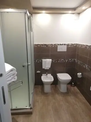 Üç Kişilik Oda, Birden Çok Yatak