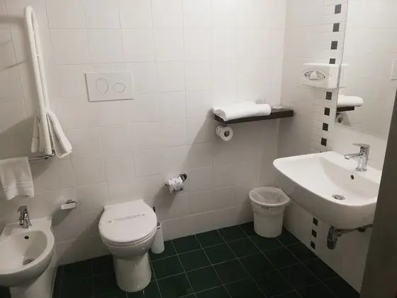 Üç Kişilik Oda, Birden Çok Yatak