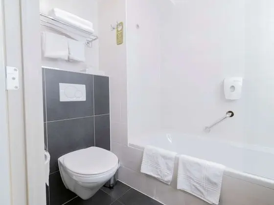 Junior Süit, 1 En Büyük (King) Boy Yatak ve Çekyat, Balkon
