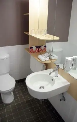 Standard Oda, 1 Büyük (Queen) Boy Yatak