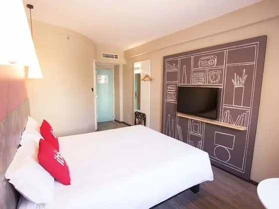 Business Tek Büyük Yataklı Oda