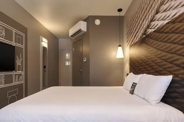 Tek Büyük Yataklı Oda, 1 Çift Kişilik Yatak