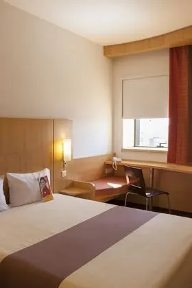 Double Room, queen size bed