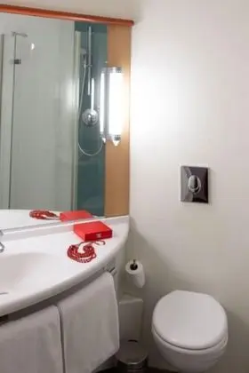 Double Room, queen size bed