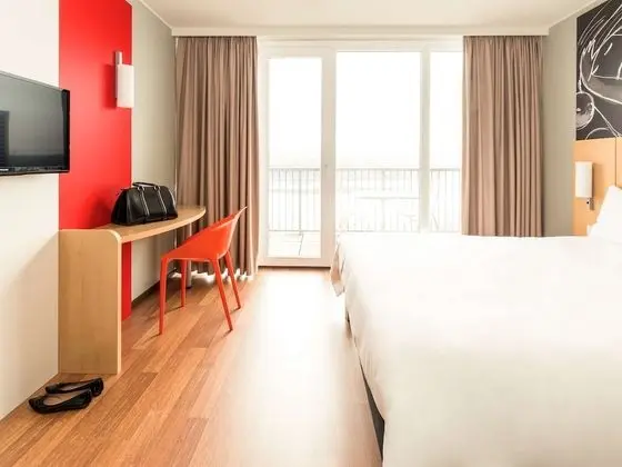 Superior Oda, 1 Büyük (Queen) Boy Yatak, Göl Manzaralı