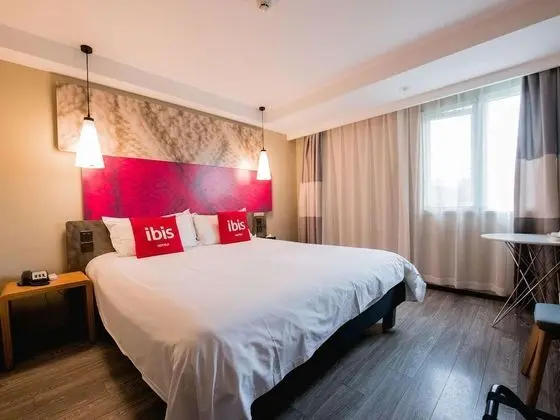 Business Tek Büyük Yataklı Oda