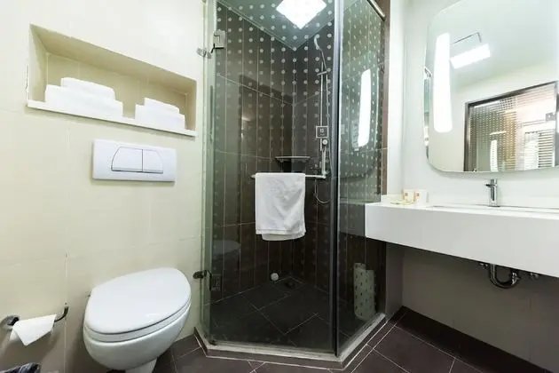 Superior Tek Büyük Yataklı Oda