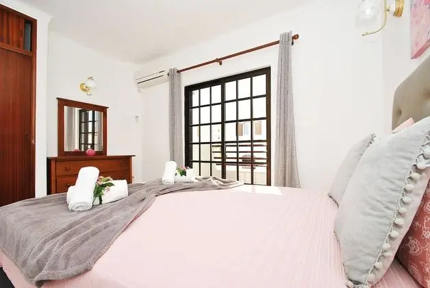 Villa, 5 Yatak Odası, Kişiye Özel Havuzlu, Denize Bakan