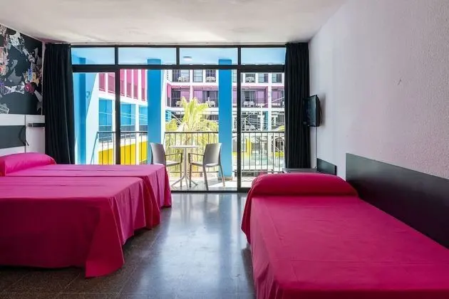 Rocks Room Plus Triple