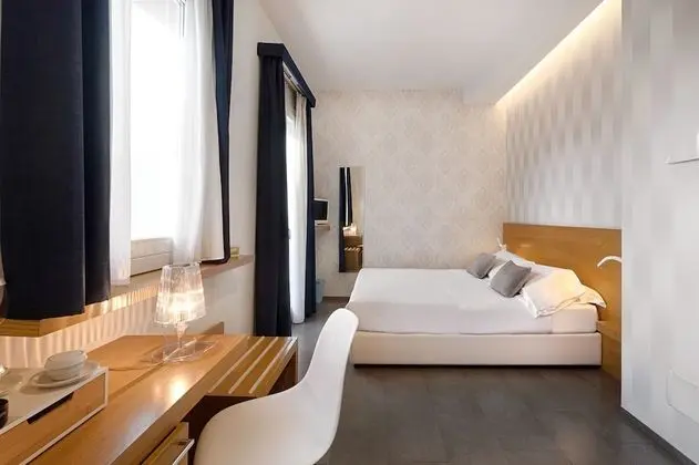 Tek Büyük veya İki Ayrı Yataklı Oda, Balkon