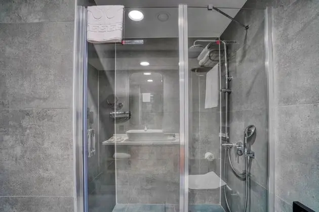 Deluxe Tek Büyük veya İki Ayrı Yataklı Oda