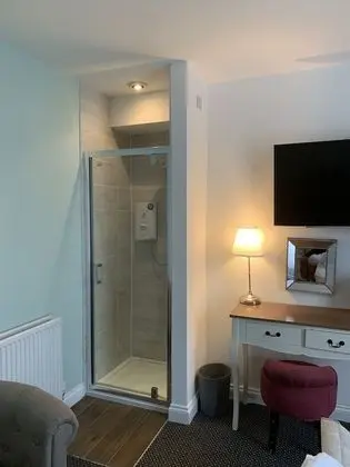 Basic Tek Büyük Yataklı Oda