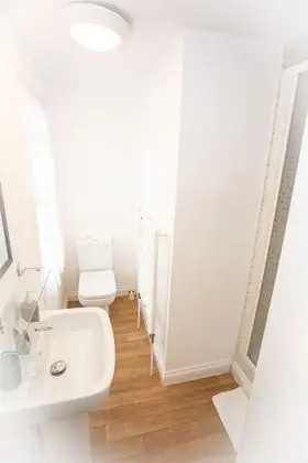 Traditional Tek Büyük Yataklı Oda