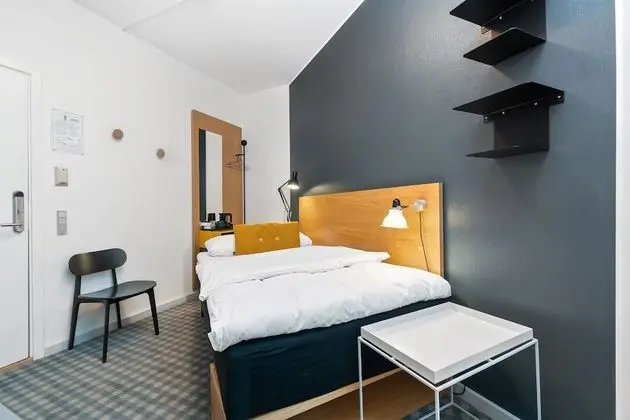 Tiny ( 1 Small Bed 90x200cm)