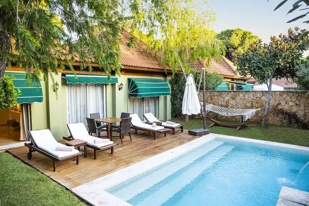 Bali Villa (Quadruple Use)