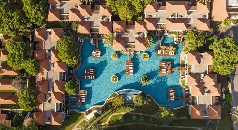 Lake Villa  (Quadruple Use)