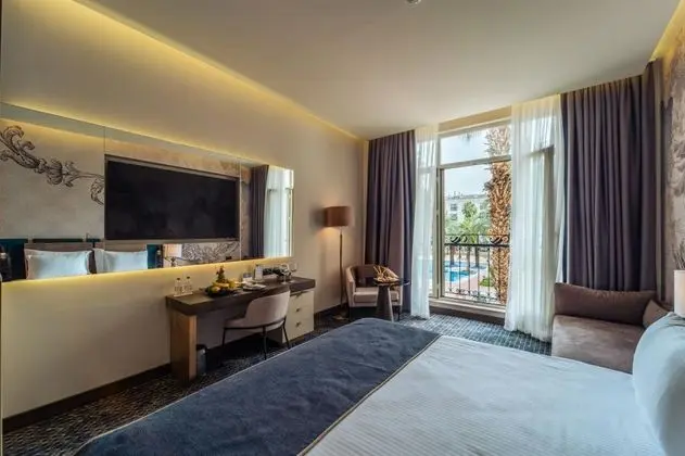 Deluxe Oda, Havuz ve Bahçe Manzaralı, Balkonsuz