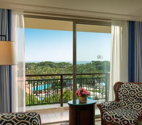 https://images.etstur.com/imgproxy/resize/2560x1440/files/images/hotelImages/etsrooms/108/Ic_Hotels_Green_Palace_20240930174822_0.jpg