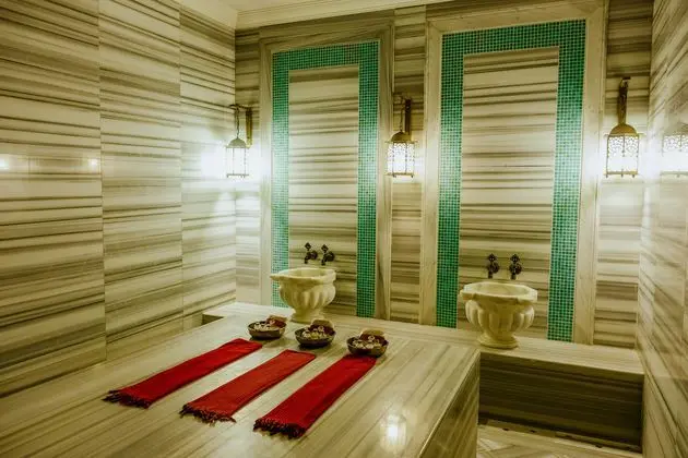 https://images.etstur.com/imgproxy/resize/2560x1440/files/images/hotelImages/etsrooms/108/IC_Hotels_Green_Palace__Villas_20241129153702_5.jpg