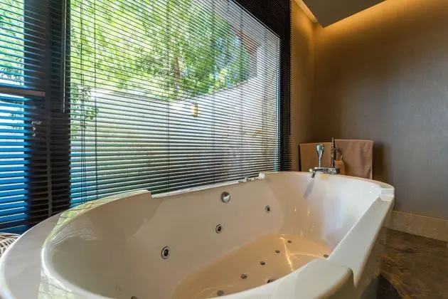 https://images.etstur.com/imgproxy/resize/2560x1440/files/images/hotelImages/etsrooms/108/IC_Hotels_Green_Palace__Villas_20241129153702_6.jpg