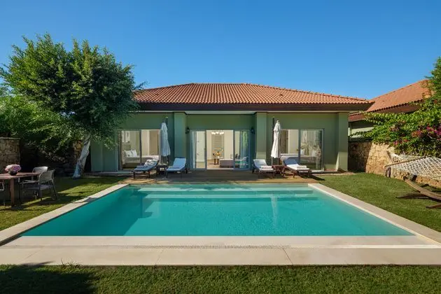 https://images.etstur.com/imgproxy/resize/2560x1440/files/images/hotelImages/etsrooms/108/IC_Hotels_Green_Palace__Villas_20250414171730_3.jpg
