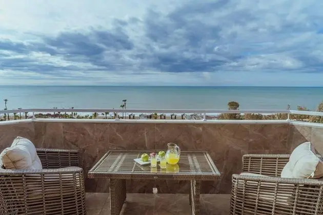 https://images.etstur.com/files/images/hotelImages/TR/51865/l/IC-Hotels-Santai-Family-Resort-Oda-364803.jpg