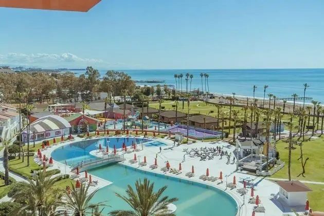 https://images.etstur.com/files/images/hotelImages/TR/51865/l/IC-Hotels-Santai-Family-Resort-Oda-364810.jpg