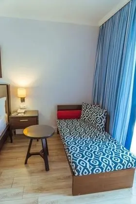 https://images.etstur.com/files/images/hotelImages/TR/51865/l/IC-Hotels-Santai-Family-Resort-Oda-364932.jpg