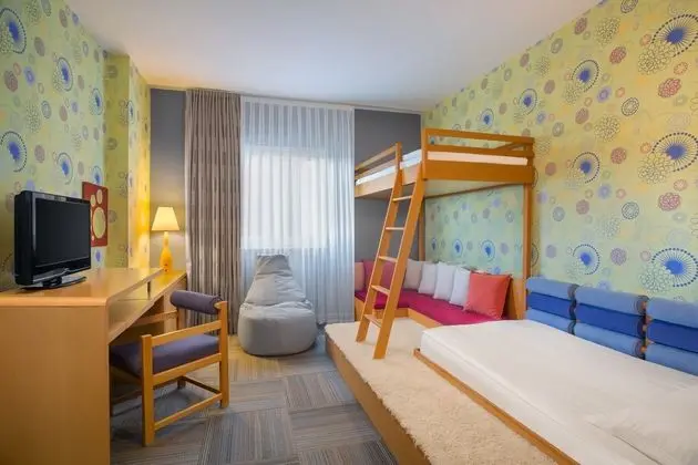 https://imagessl.etstur.com/files/images/hotelImages/TR/51865/l/IC-Hotels-Santai-Family-Resort-Oda-36598.jpg