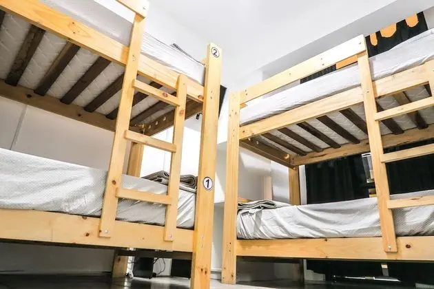 Dört Kişilik Oda, Ortak Banyo
