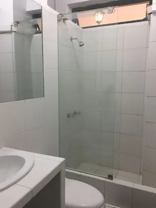 Dört Kişilik Oda, Ortak Banyo
