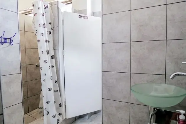 Dört Kişilik Oda, Ortak Banyo