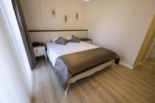 Deluxe Oda, Havuz veya Bahçe Manzaralı, Non-Smoking Room