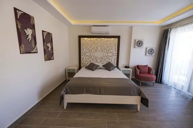 Royal Suit, Havuz ve Bahçe Manzaralı, Jakuzili