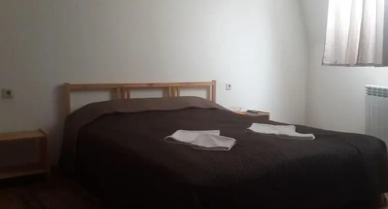 Standard Tek Büyük Yataklı Oda