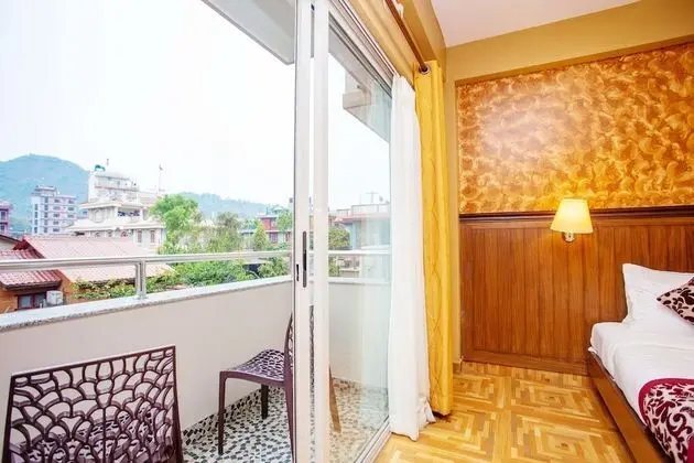 Deluxe Tek Büyük Yataklı Oda, Dağ Manzaralı