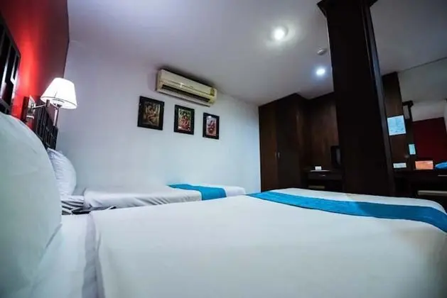 Deluxe Room Twin Beds, No Windows