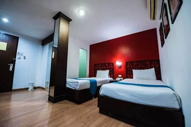 Deluxe Room Twin Beds, No Windows