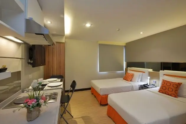 Deluxe Room Twin Beds