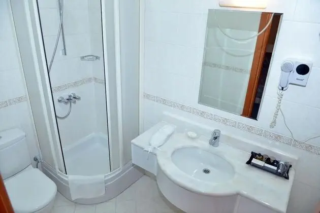 Basic Tek Büyük Yataklı Oda