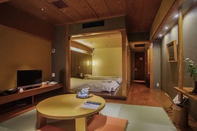 Traditional Oda, Sigara İçilmez (2 Single Beds & 1 Futon)