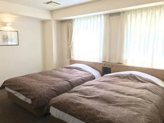 İki Ayrı Yataklı Oda, Sigara İçilmez