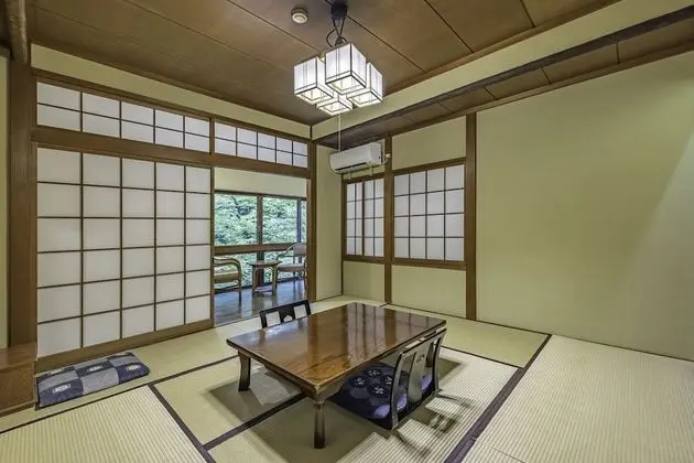 Traditional Dört Kişilik Oda (Japanese Style, Panoramic-view Bath)
