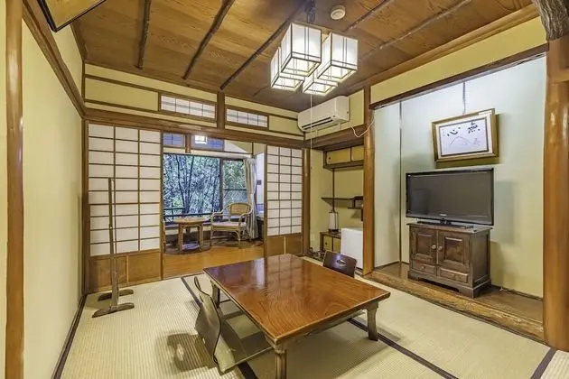 Traditional Dört Kişilik Oda, Ortak Banyo (Japanese Style)